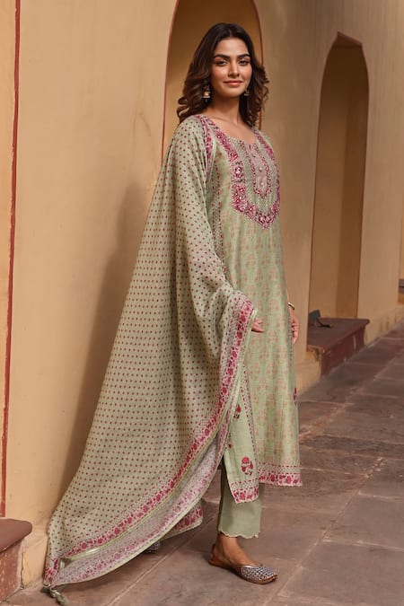 Shop_Karaj Jaipur_Green Linen, Cotton Gota Patti, Sequins, Zari, Bouquet Print Kurta Set _Online_at_Aza_Fashions