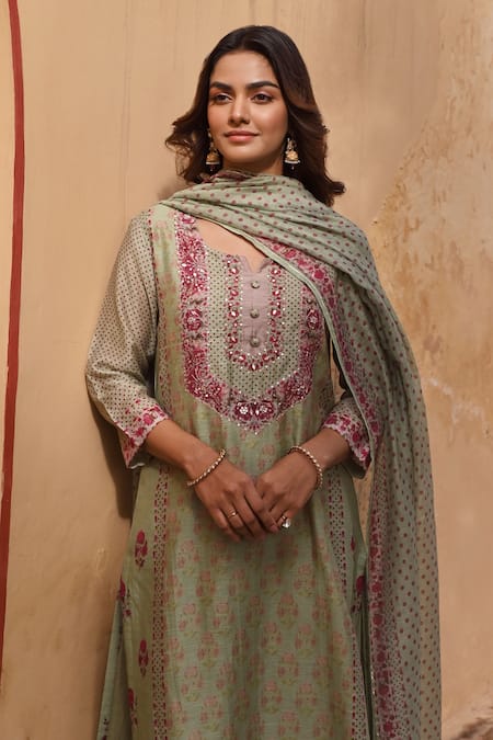 Shop_Karaj Jaipur_Green Linen, Cotton Gota Patti, Sequins, Zari, Bouquet Print Kurta Set 