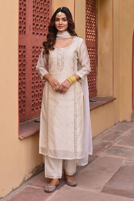 KARAJ JAIPUR Cream Kurta Chanderi Embroidery Gota Patti Round Neck Set