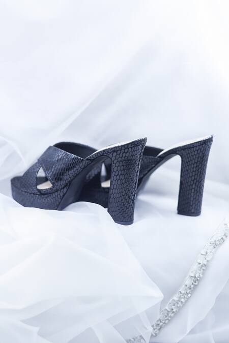 Foot Fuel Black Jaa La Woven Criss Cross Heels at Aza Fashions Foot Fuel_Black Jaa La Woven Criss Cross Heels _at_Aza_Fashions