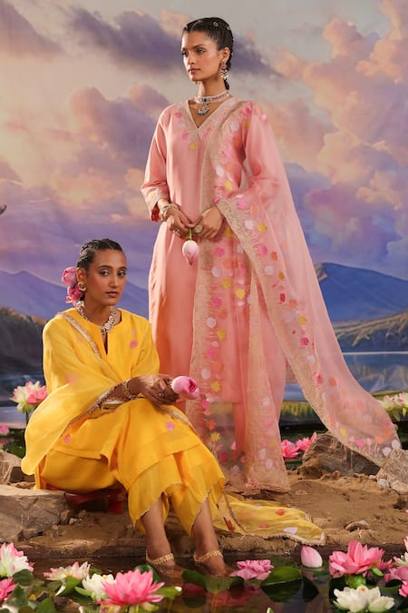 Charu Makkar_Peach Silk, Chanderi, Organza Embroidery, Zari V-neck Kurta Pant Set _Online_at_Aza_Fashions