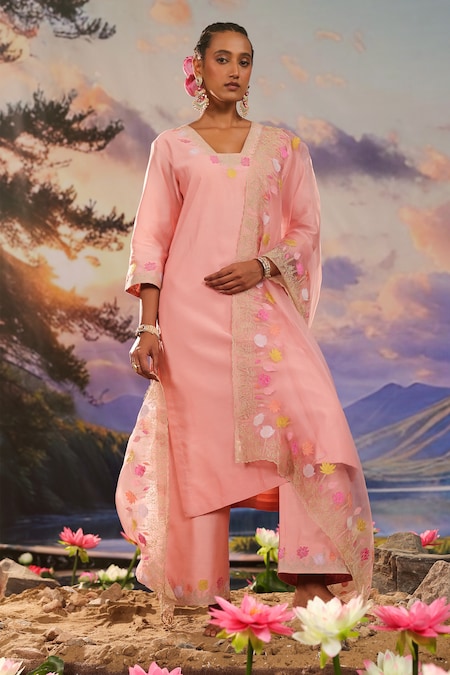 Charu Makkar Peach Kurta And Pant Silk Chanderi Embroidered Floral Blunt V Neck Set 