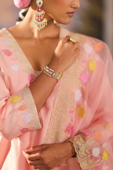 Buy_Charu Makkar_Peach Silk, Chanderi, Organza Embroidery, Zari V-neck Floral Kurta Pant Set 