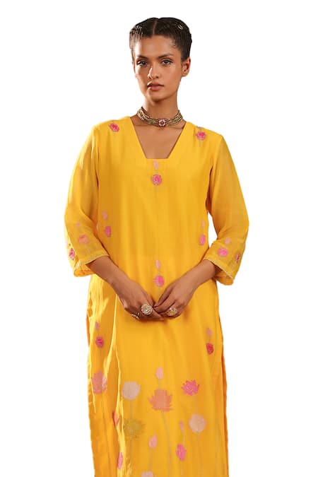 Charu Makkar Yellow Chanderi, Organza Embroidery, Zari V-neck Floral Kurta Pant Set Online at Aza Fashions Charu Makkar_Yellow Chanderi, Organza Embroidery, Zari V-neck Floral Kurta Pant Set _Online_at_Aza_Fashions