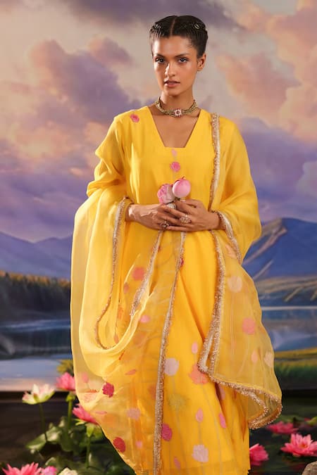 Shop_Charu Makkar_Yellow Chanderi, Organza Embroidery, Zari V-neck Floral Kurta Pant Set _Online_at_Aza_Fashions