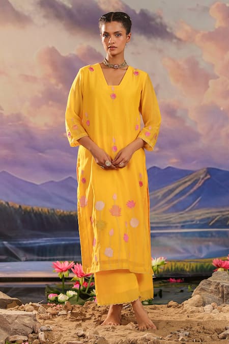 Shop_Charu Makkar_Yellow Chanderi, Organza Embroidery, Zari V-neck Floral Kurta Pant Set _at_Aza_Fashions