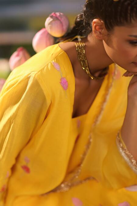 Shop_Charu Makkar_Yellow Chanderi, Organza Embroidery, Zari V-neck Floral Kurta Pant Set 