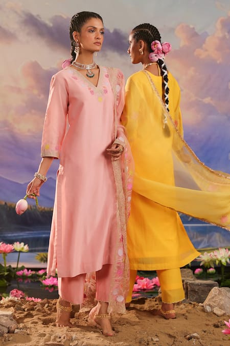 Shop Charu Makkar Yellow Chanderi, Organza Embroidery, Zari Keyhole Neck Floral And Kurta Pant Set Shop_Charu Makkar_Yellow Chanderi, Organza Embroidery, Zari Keyhole Neck Floral And Kurta Pant Set
