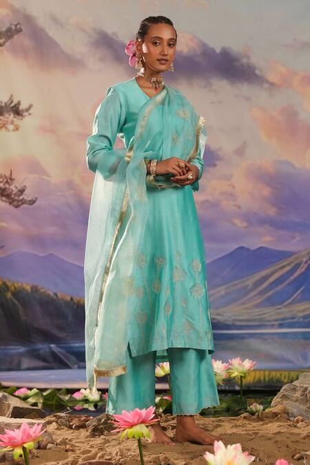 Charu Makkar_Blue Silk, Chanderi, Organza Embroidery, Zari V-neck Hem Kurta Pant Set _at_Aza_Fashions