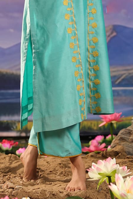 Buy_Charu Makkar_Blue Silk, Chanderi Embroidery Round Neck Kurta And Pant Set 