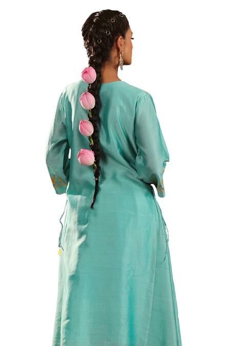 Charu Makkar Blue Silk, Chanderi Embroidery V-neck Floral Kurta And Pant Set Online at Aza Fashions Charu Makkar_Blue Silk, Chanderi Embroidery V-neck Floral Kurta And Pant Set _Online_at_Aza_Fashions