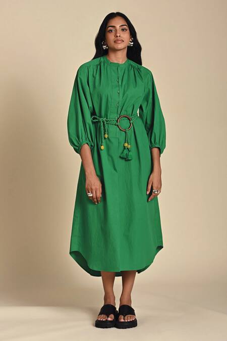 Kanelle Green Cotton Poplin Solid Round Collar Sage Curved Hem Midi Dress With Belt Online at Aza Fashions Kanelle_Green Cotton Poplin Solid Round Collar Sage Curved Hem Midi Dress With Belt_Online_at_Aza_Fashions