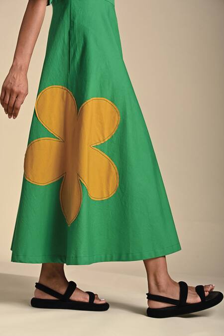 Kanelle Green Cotton Poplin Patch Bloom V Neck Olivia Embroidered Midi Dress at Aza Fashions Kanelle_Green Cotton Poplin Patch Bloom V Neck Olivia Embroidered Midi Dress_at_Aza_Fashions