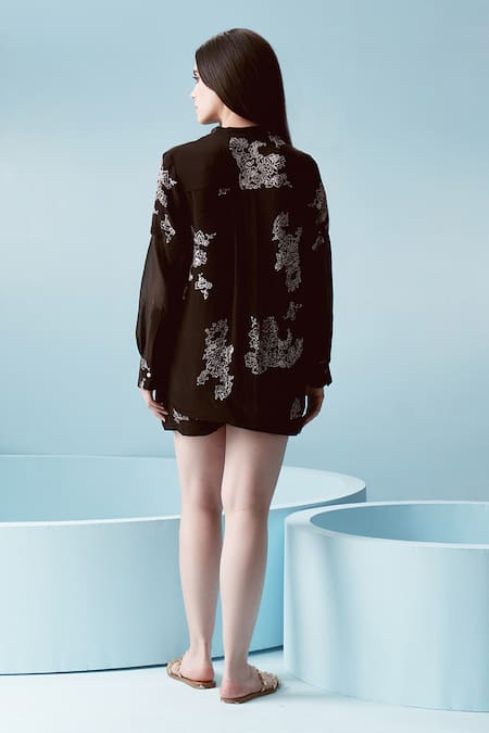 Shop Kavya Singh Kundu Black Crepe Print Glory Collar Neck Raven Bloom Embroidered Shirt at Aza Fashions Shop_Kavya Singh Kundu_Black Crepe Print Glory Collar Neck Raven Bloom Embroidered Shirt _at_Aza_Fashions