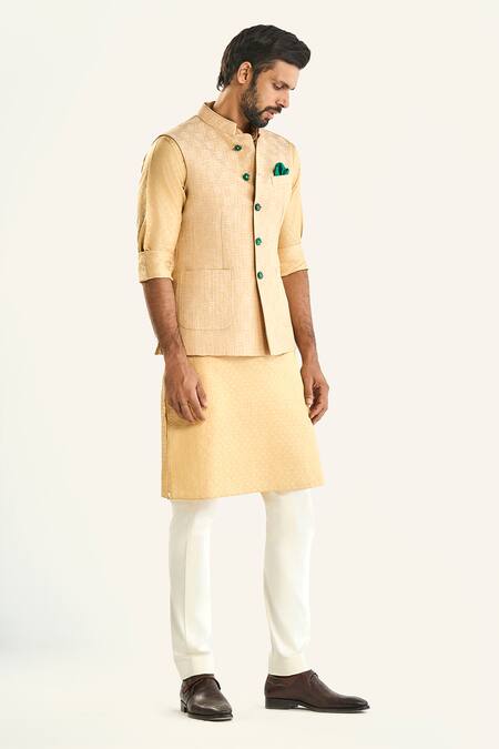 Buy_Raghavendra Rathore Jodhpur_Beige Silk Embroidery Woven Geometric Bundi 