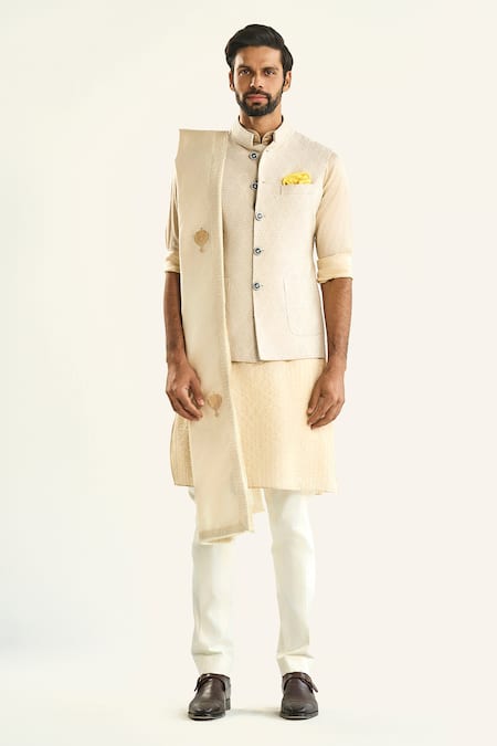 Raghavendra Rathore Jodhpur Off White Viscose Jacquard Woven Butti The Paan Bundi 