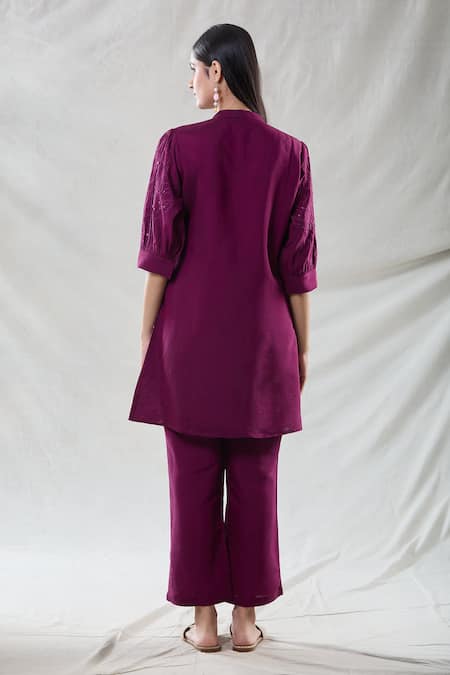 Naintara Bajaj Kiaa Phool Embroidered Kurta With Pant 