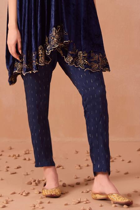 Parul Gandhi_Blue Velvet Sequins, Embroidery V-neck Hand Kurta And Pant Set _at_Aza_Fashions