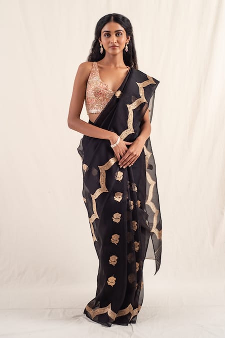 Priyanka Raajiv Black Silk Banarasi Handwoven Chaura Pattern Saree With Unstitched Blouse Piece