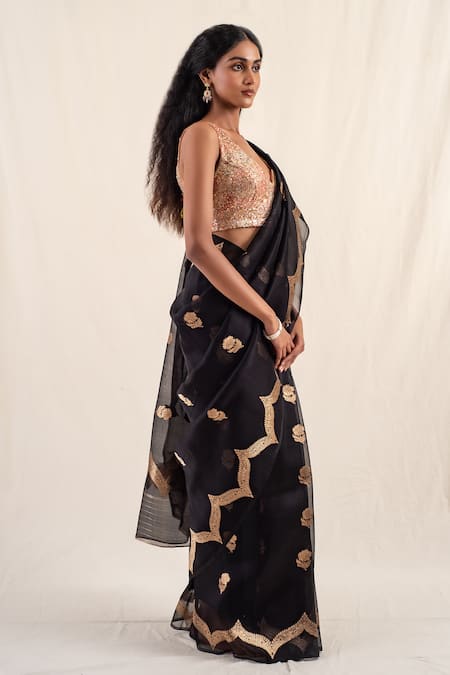 Buy_Priyanka Raajiv_Black , Chaura Floral Pattern Saree With Unstitched Blouse Piece _Online_at_Aza_Fashions