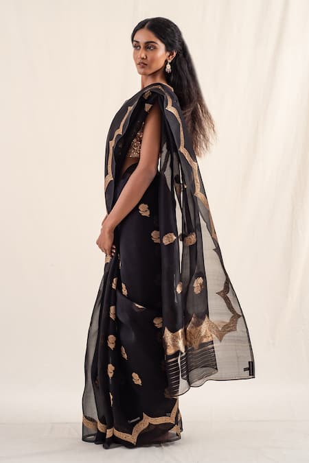 Shop_Priyanka Raajiv_Black , Chaura Floral Pattern Saree With Unstitched Blouse Piece _Online_at_Aza_Fashions