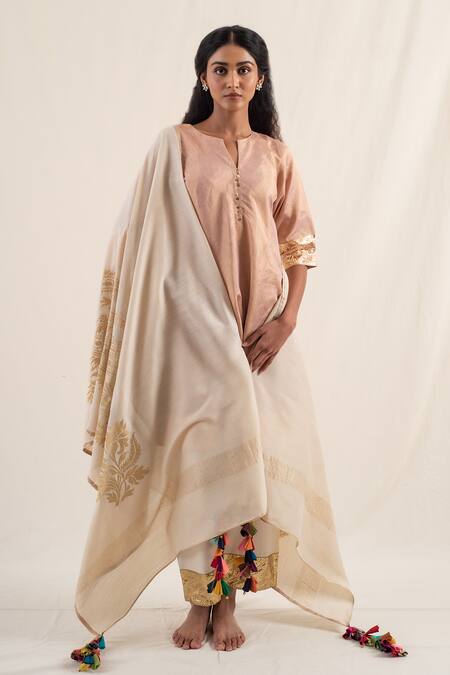 Priyanka Raajiv_Ivory Silk, Brocade Tassels Hulchul Floral Handwoven Dupatta _at_Aza_Fashions