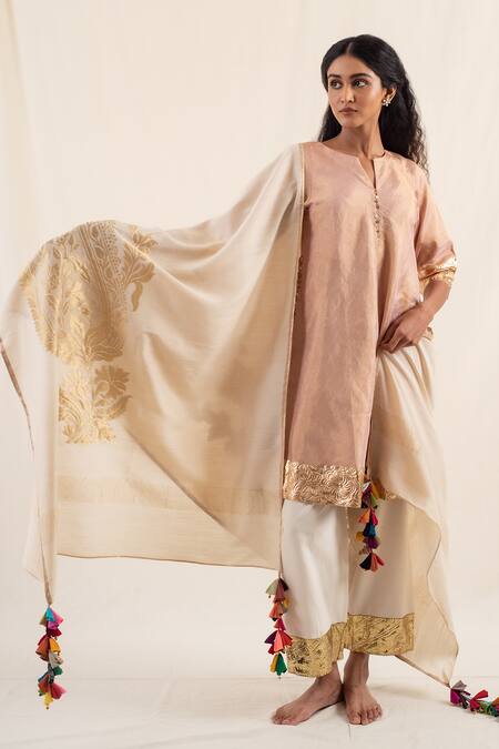 Buy_Priyanka Raajiv_Ivory Silk, Brocade Tassels Hulchul Floral Handwoven Dupatta 