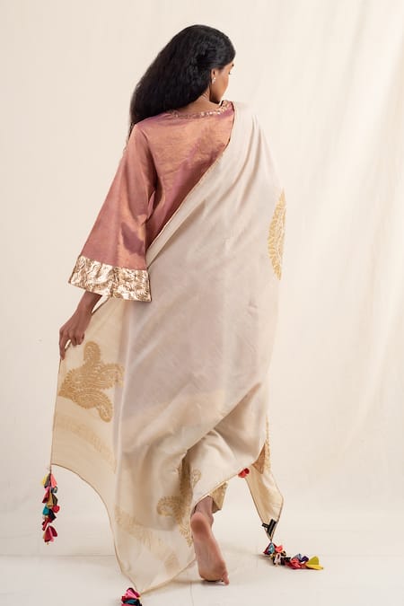 Shop_Priyanka Raajiv_Ivory Silk Brocade Floral Jhankaar And Paisley Pattern Dupatta _at_Aza_Fashions