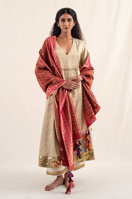 Shop_Priyanka Raajiv_Red Silk Brocade Geometric Samaa Pattern Dupatta _Online_at_Aza_Fashions