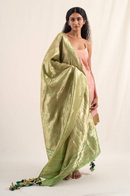 Priyanka Raajiv_Green Silk Brocade Geometric Surmayi Pattern Dupatta _Online_at_Aza_Fashions