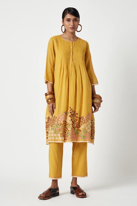 Payal Pratap Yellow Cotton Embroidered Floral Mandarin Collar Sedum Pleated Kurta With Pant