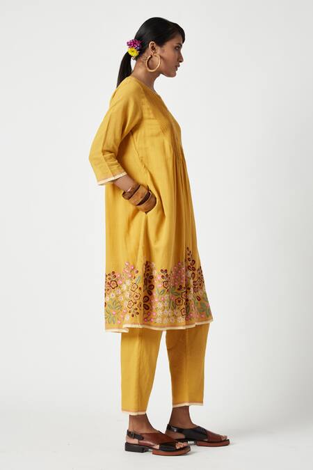 Payal Pratap Yellow Cotton Embroidery Mandarin Collar Sedum Pleated Kurta With Pant Online at Aza Fashions Payal Pratap_Yellow Cotton Embroidery Mandarin Collar Sedum Pleated Kurta With Pant _Online_at_Aza_Fashions