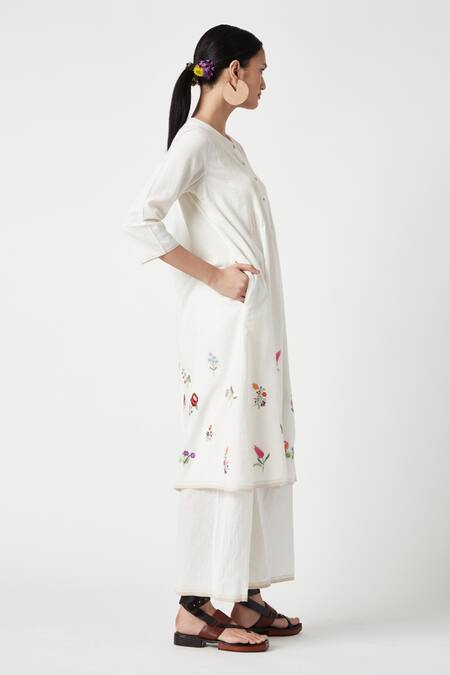 Payal Pratap White Handloom Cotton Embroidery Shawl Neck Phlox Floral Sprig Kurta With Pant Online at Aza Fashions Payal Pratap_White Handloom Cotton Embroidery Shawl Neck Phlox Floral Sprig Kurta With Pant _Online_at_Aza_Fashions