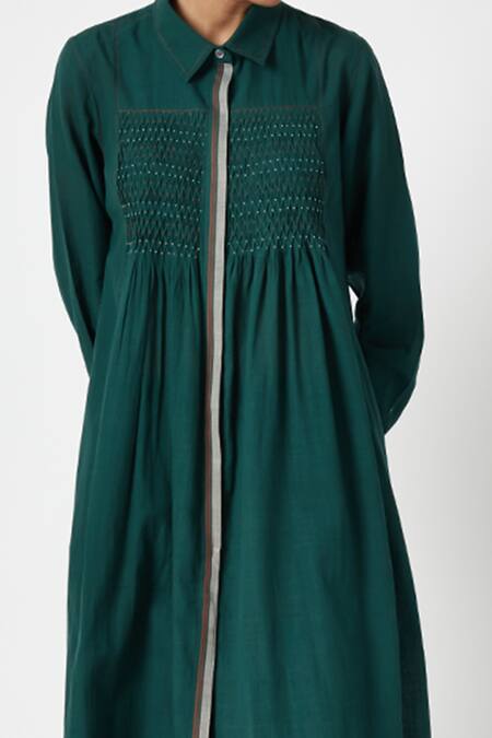 Payal Pratap_Green Cotton Embroidery Shawl Neck Giardini Smocked Straight Kurta With Pant_Online_at_Aza_Fashions