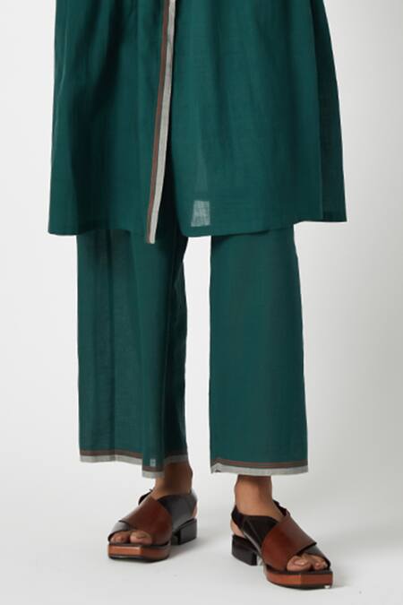 Buy_Payal Pratap_Green Cotton Embroidery Shawl Neck Giardini Smocked Straight Kurta With Pant_Online_at_Aza_Fashions