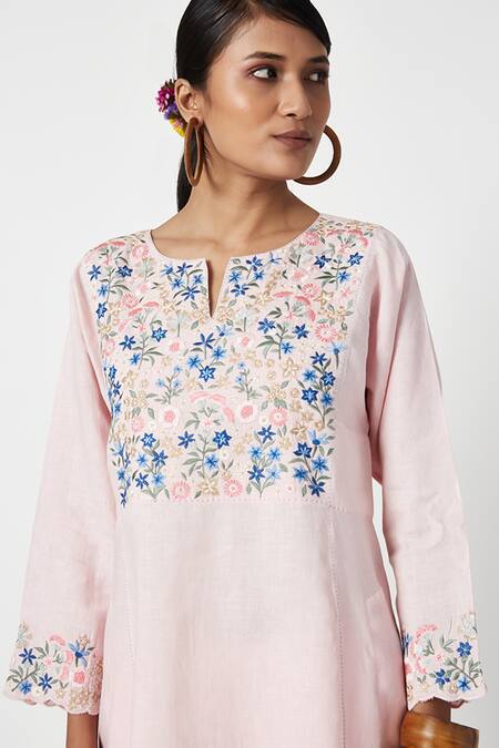 Payal Pratap Pink Linen Embroidery Split V-neck Sally Vine Kurta Pant Set at Aza Fashions Payal Pratap_Pink Linen Embroidery Split V-neck Sally Vine Kurta Pant Set _at_Aza_Fashions