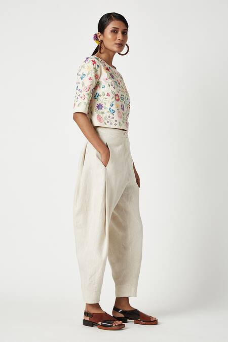 Payal Pratap White Malka Cotton Embroidered Floral Round Arbor Top Online at Aza Fashions Payal Pratap_White Malka Cotton Embroidered Floral Round Arbor Top _Online_at_Aza_Fashions