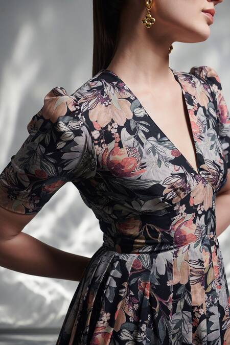 Buy_Torqadorn_Black Pasmina Print Floral V Neck Hana Dress 