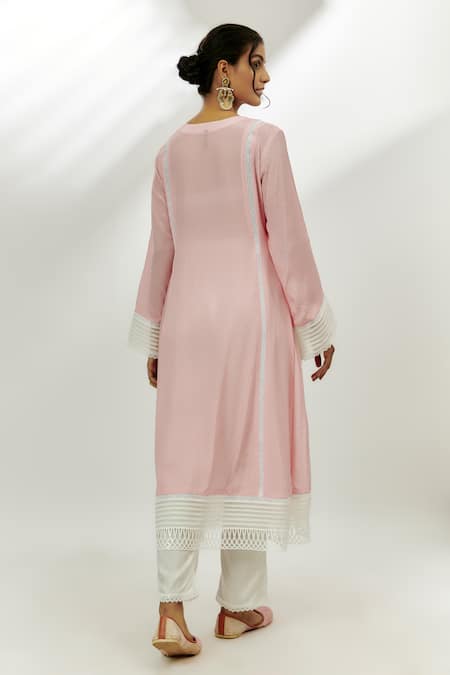 Shop Nadima Saqib Pink Crepe, Organza Sequins, Lace V-neck Printed Straight Kurta Set at Aza Fashions Shop_Nadima Saqib_Pink Crepe, Organza Sequins, Lace V-neck Printed Straight Kurta Set _at_Aza_Fashions