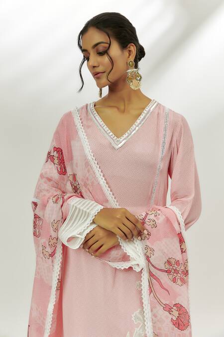 Nadima Saqib Pink Crepe, Organza Sequins, Lace V-neck Printed Straight Kurta Set Online at Aza Fashions Nadima Saqib_Pink Crepe, Organza Sequins, Lace V-neck Printed Straight Kurta Set _Online_at_Aza_Fashions