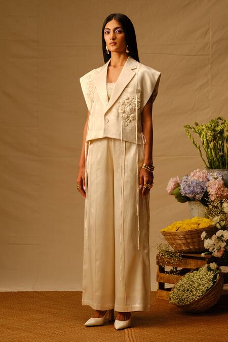 Aroka Ivory Modal, Satin Embroidery Collared Calla Lily Floral Crop Jacket Online at Aza Fashions Aroka_Ivory Modal, Satin Embroidery Collared Calla Lily Floral Crop Jacket_Online_at_Aza_Fashions