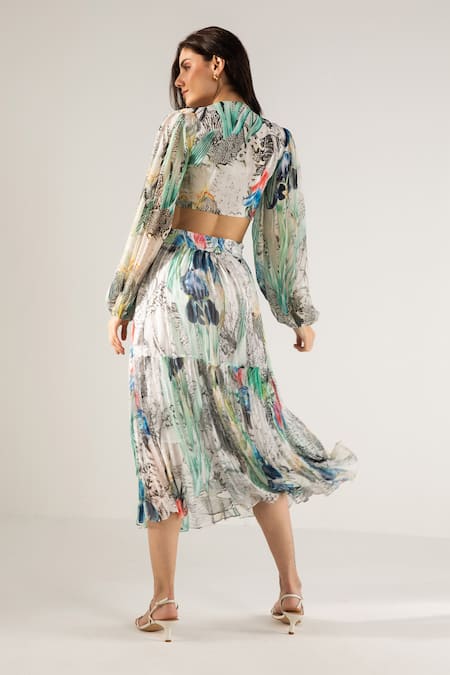 Shop Reena Sharma Off White Chiffon, Viscose Advika Abstract Print Crop Top And Tiered Skirt Set at Aza Fashions Shop_Reena Sharma_Off White Chiffon, Viscose Advika Abstract Print Crop Top And Tiered Skirt Set _at_Aza_Fashions