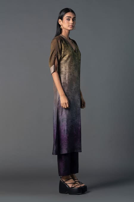 Shop Clos Purple Silk Embroidery Collared Straight Ombre Print Panelled Kurta at Aza Fashions Shop_Clos_Purple Silk Embroidery Collared Straight Ombre Print Panelled Kurta _at_Aza_Fashions