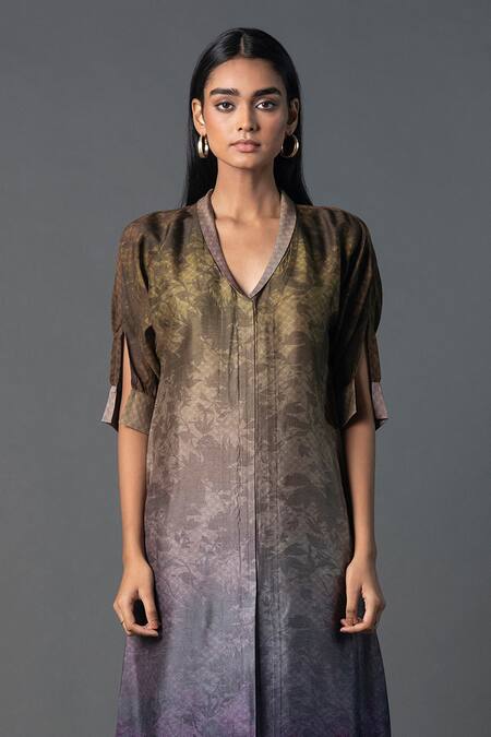 Buy Clos Purple Silk Embroidery Collared Straight Ombre Print Panelled Kurta Online at Aza Fashions Buy_Clos_Purple Silk Embroidery Collared Straight Ombre Print Panelled Kurta _Online_at_Aza_Fashions