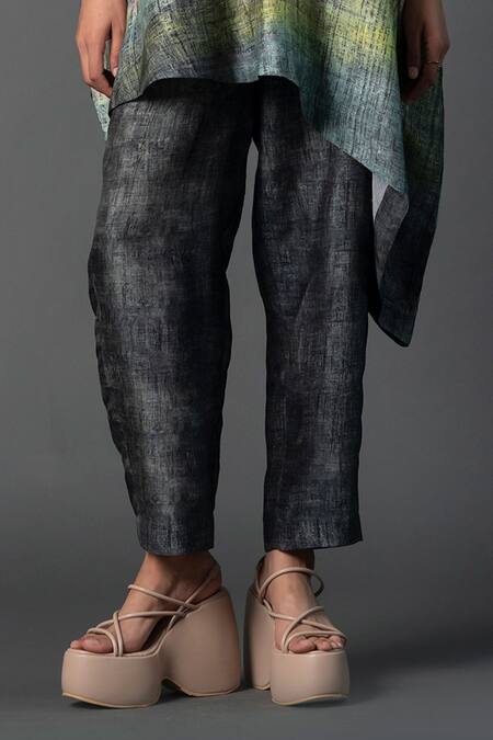 Buy_Clos_Grey Silk V-neck Abstract Print Kaftan Tunic With Pant _Online_at_Aza_Fashions