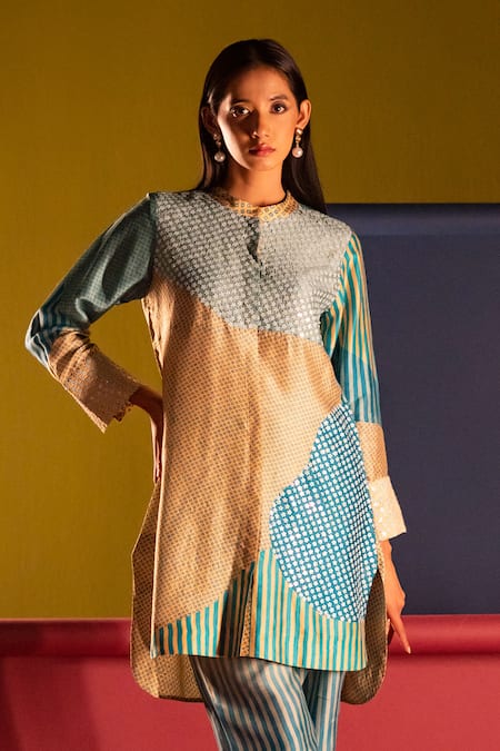 Clos_Cream Silk Mandarin Collar Geometric Print Short Kurta With Pant _Online_at_Aza_Fashions