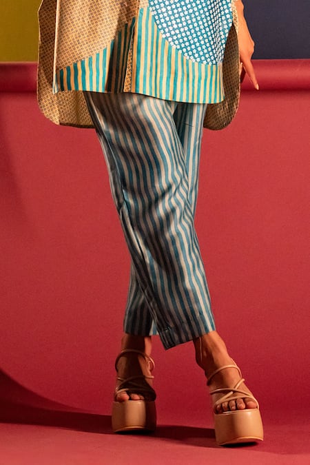 Buy_Clos_Cream Silk Mandarin Collar Geometric Print Short Kurta With Pant _Online_at_Aza_Fashions