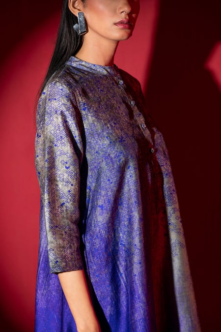 Clos_Blue Dupion, Silk Mandarin Collar Geometric Print Kurta And Pant Set _Online_at_Aza_Fashions