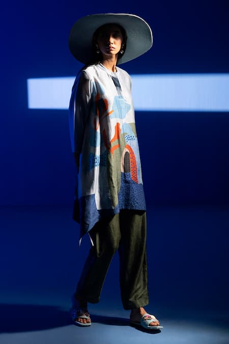 Clos_Blue Silk Mandarin Collar Abstract Print Kurta _Online_at_Aza_Fashions