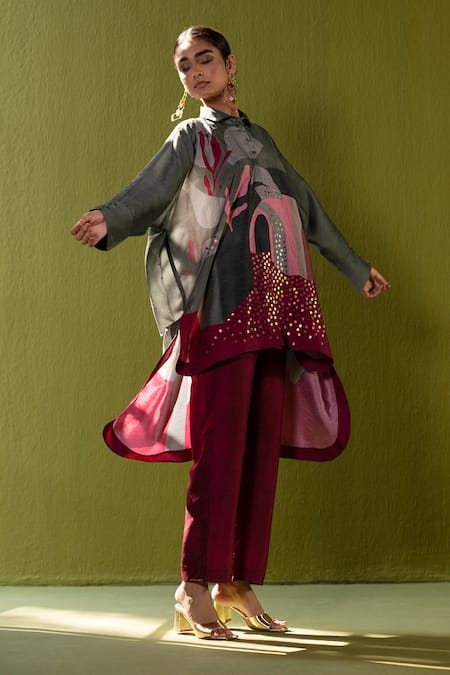 Clos_Grey Silk Sequins, Embroidery Collared Kurta And Pant Set _at_Aza_Fashions